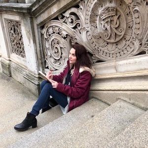 Meet your Posher, Julia